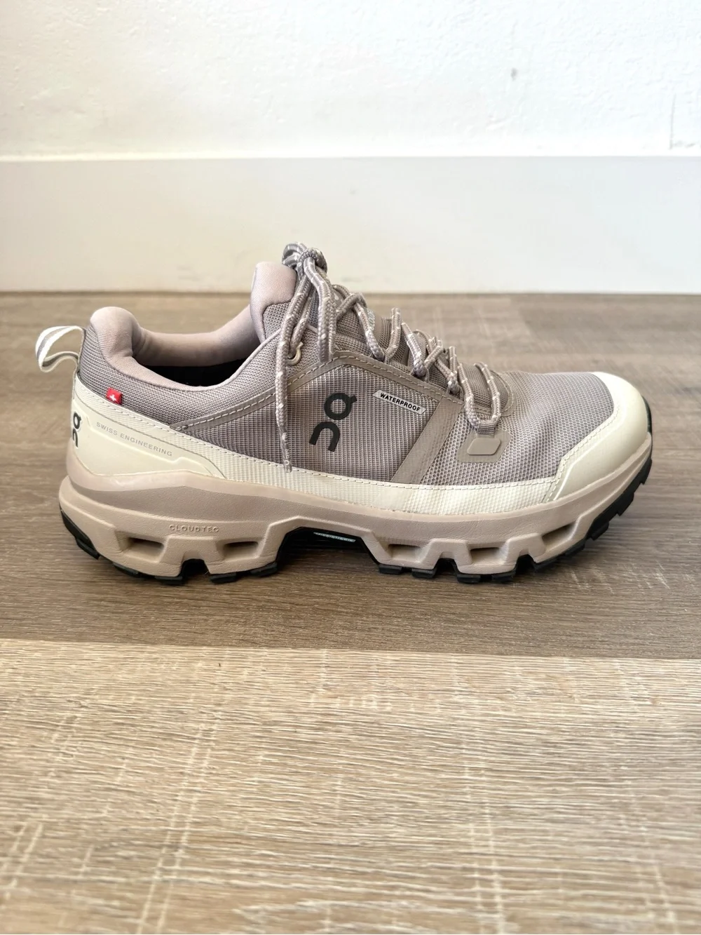 On Cloudrock Low WP Waterproof  Mauve / Taupe Size 8 Men's Hiking Shoes